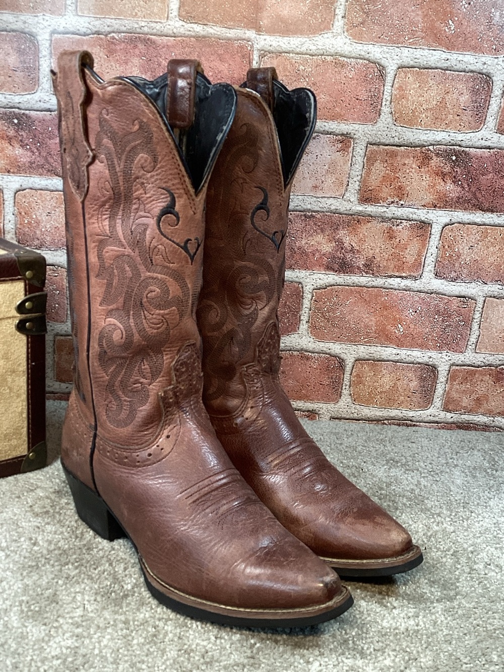 Justin Stampede Mustang womens snip toe western cowboy boots size 6